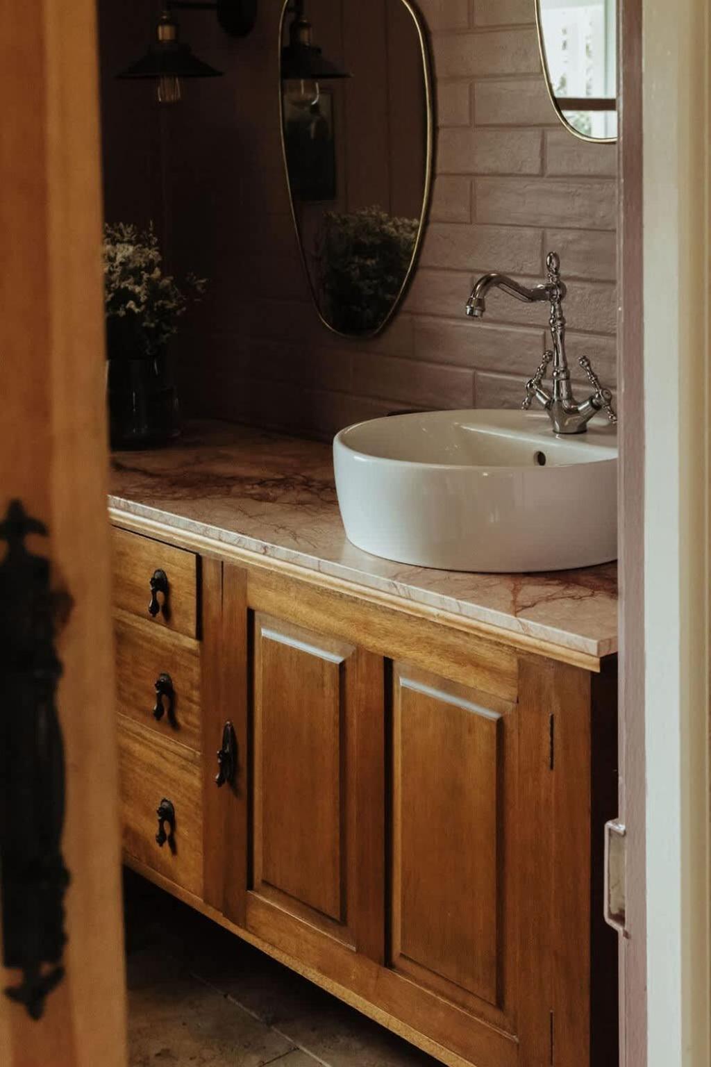 Luxe Hinterland Stay, Eastnor At Montville Estate 외부 사진